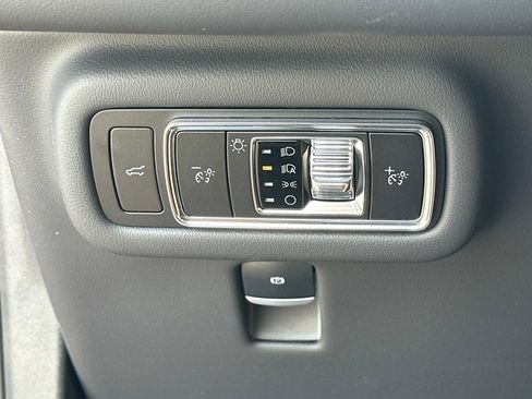 New 2025 Lincoln Nautilus Premier w/ Equipment Group 102A image 31