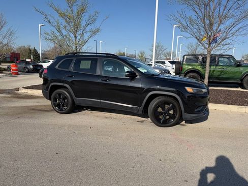 Used 2020 Jeep Cherokee Latitude Plus FWD image 4