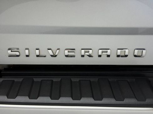 Used 2017 Chevrolet Silverado 1500 LT w/ All Star Edition AWD/4WD image 13