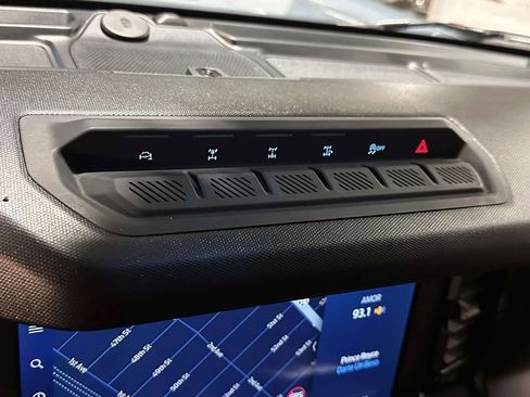 Used 2021 Ford Bronco First Edition AWD/4WD image 33