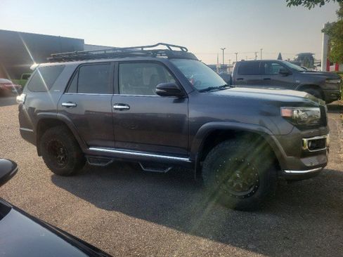 Used 2019 Toyota 4Runner Limited AWD/4WD image 2