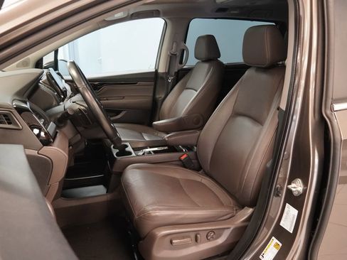Used 2021 Honda Odyssey Touring image 4