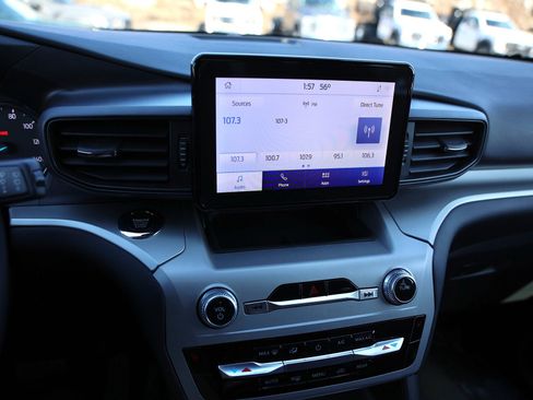 Used 2022 Ford Explorer XLT w/ Class IV Trailer Tow Package image 27