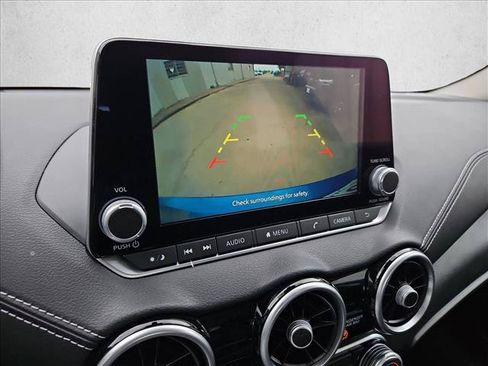 Used 2024 Nissan Sentra SV FWD image 11
