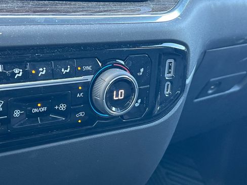 Used 2022 Chevrolet Silverado 1500 RST image 30