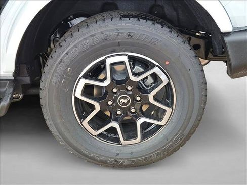 New 2026 Ford Bronco Outer Banks AWD/4WD image 10