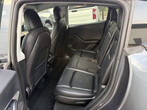 Used 2023 Tesla Model Y AWD image 14