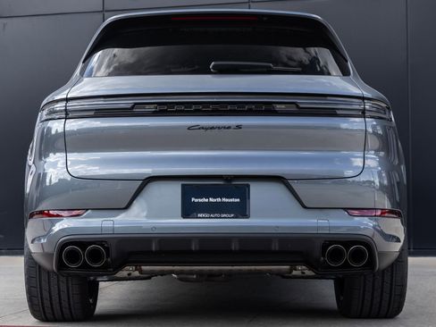 New 2026 Porsche Cayenne S image 10