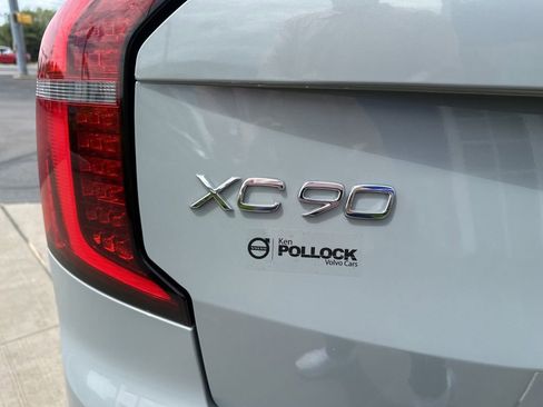 Certified 2025 Volvo XC90 B6 Plus AWD/4WD image 17