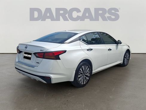 Used 2023 Nissan Altima 2.5 SV AWD/4WD image 6