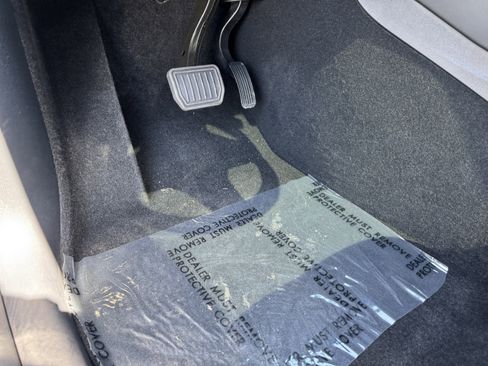 Used 2024 Tesla Model Y Long Range image 18