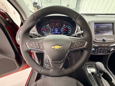 Used 2024 Chevrolet Equinox LT image 10