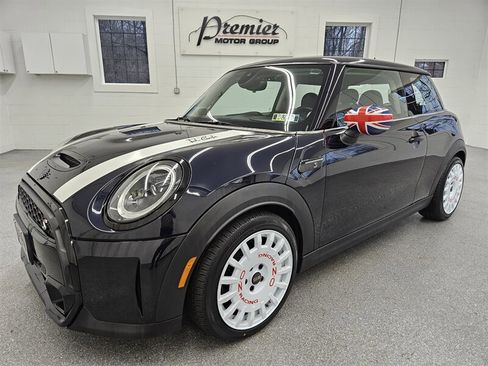 Used 2022 MINI Cooper S image 1