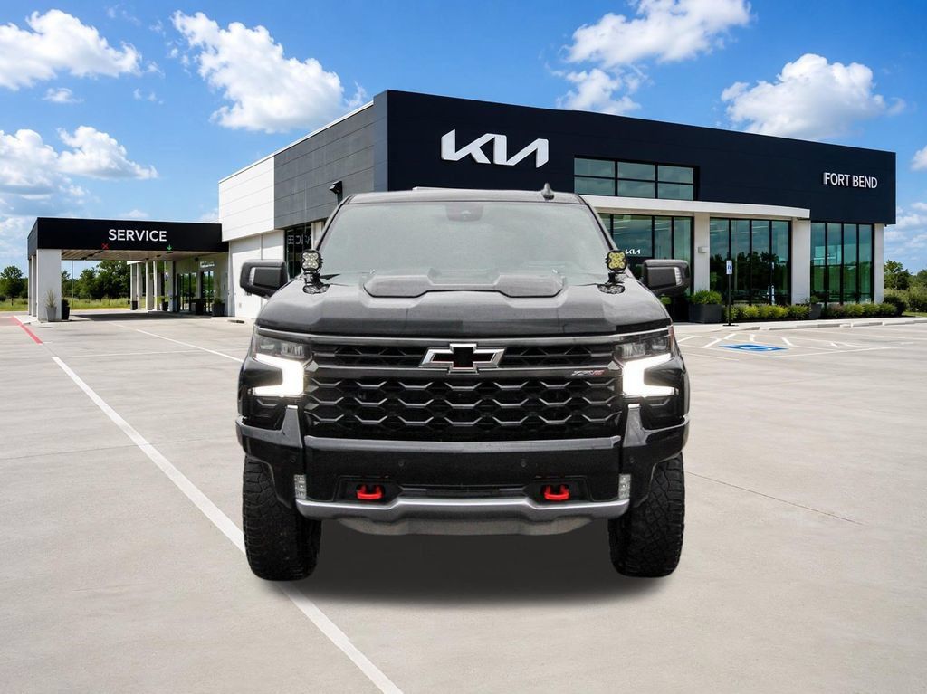 Used 2025 Chevrolet Silverado 1500 ZR2 w/ Technology Package AWD/4WD image 2