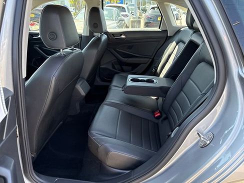 Used 2024 Volkswagen Jetta SE FWD image 13