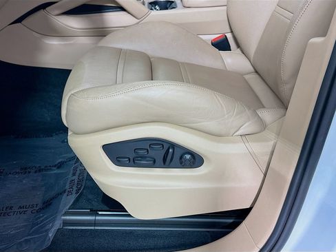 Certified 2023 Porsche Cayenne Platinum Edition AWD/4WD image 21