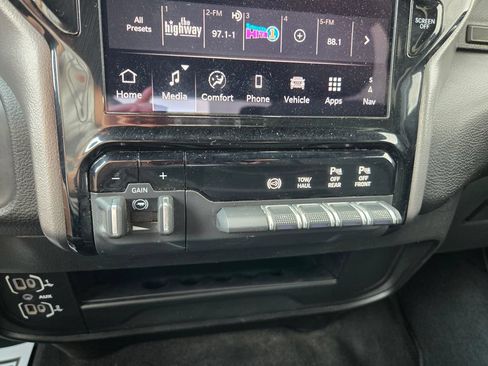 Used 2025 RAM 2500 Big Horn AWD/4WD image 29