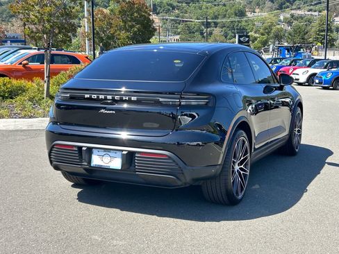 Used 2025 Porsche Macan Electric RWD image 5