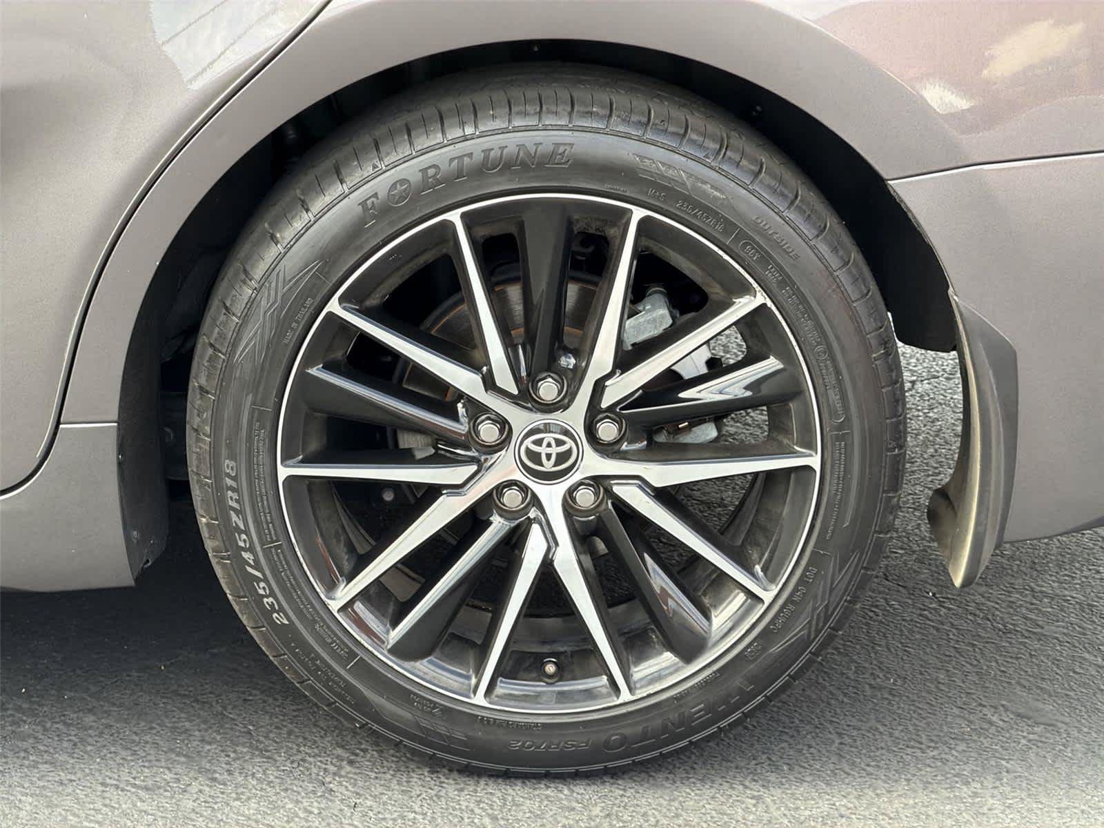 Used 2022 Toyota Camry SE w/ Convenience Package FWD image 9