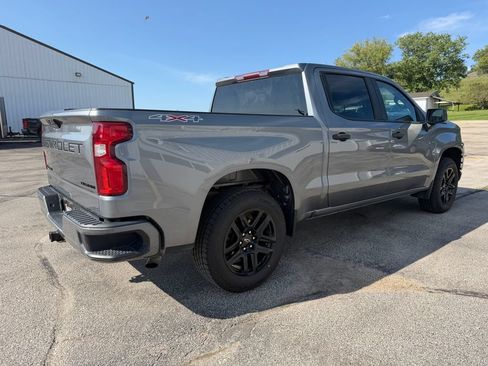 Used 2021 Chevrolet Silverado 1500 Custom w/ LPO, Blackout Package AWD/4WD image 3