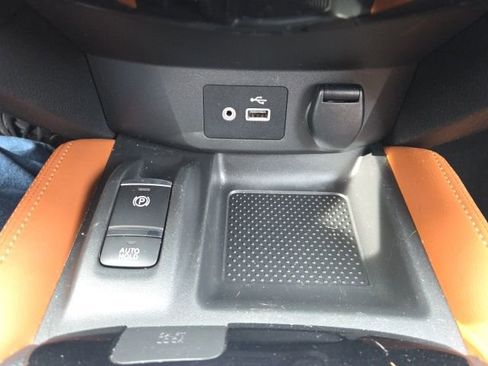 Used 2018 Nissan Rogue SL w/ Premium Package image 24