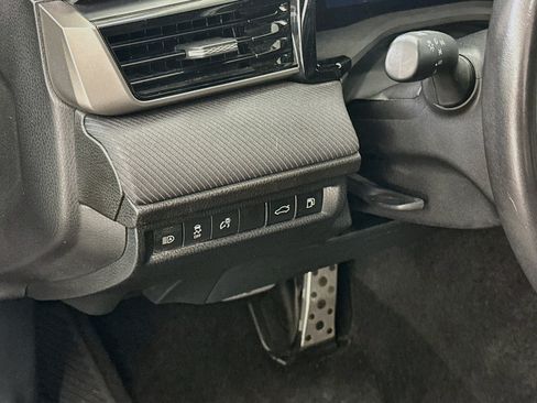 Used 2025 Toyota Camry SE FWD image 17