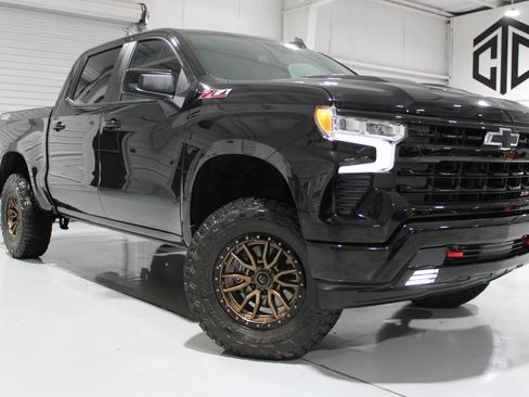 Used 2023 Chevrolet Silverado 1500 LT Trail Boss AWD/4WD image 9