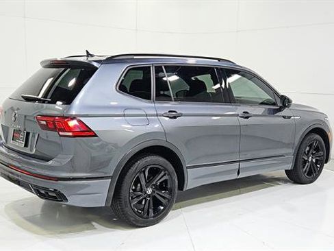 Used 2023 Volkswagen Tiguan SE R-Line FWD image 8