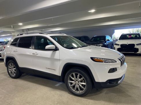 Used 2018 Jeep Cherokee Limited AWD/4WD image 7