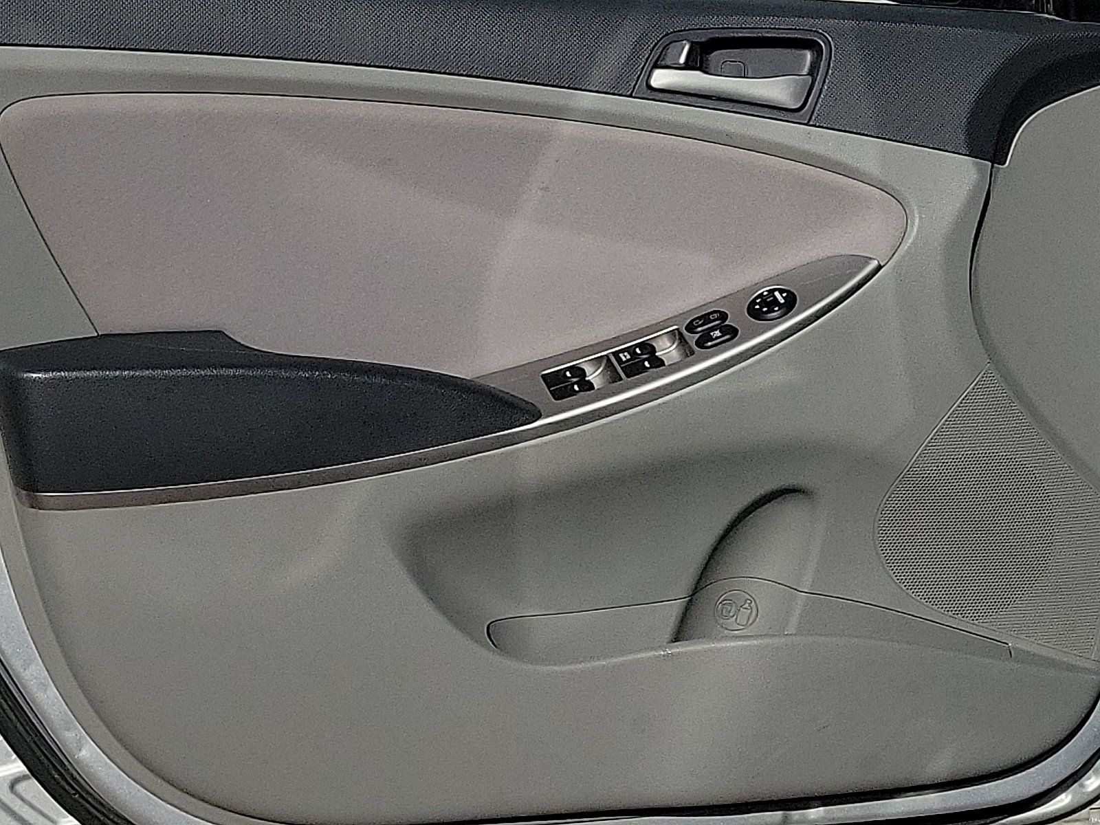 Used 2017 Hyundai Accent SE FWD image 10