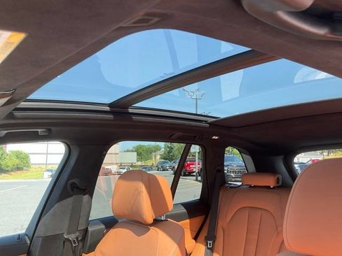 Used 2022 BMW X5 xDrive45e AWD/4WD image 9