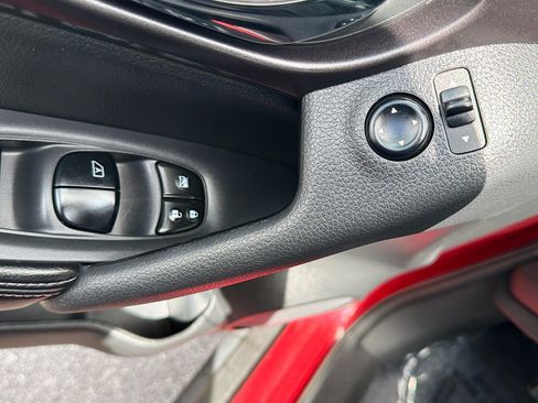 Used 2016 Nissan Rogue SV w/ SV Premium Package AWD/4WD image 15