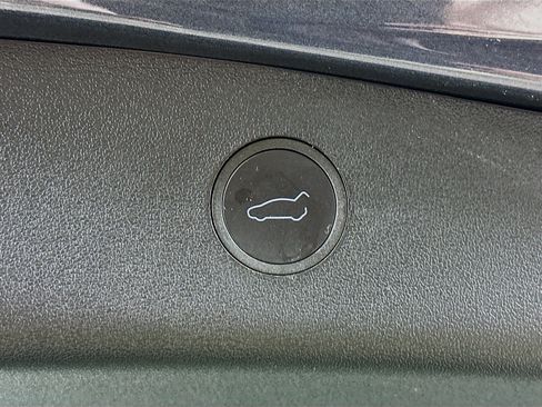 Used 2023 Tesla Model 3 Standard Range image 30