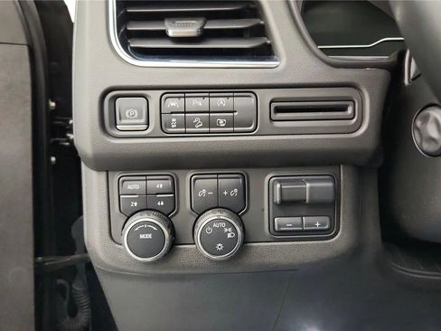 Used 2023 Chevrolet Tahoe Z71 w/ Luxury Package AWD/4WD image 26