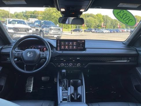 Used 2023 Honda Accord Sport image 11