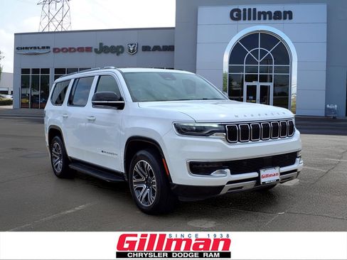 Used 2024 Jeep Wagoneer Series II w/ Flexible Seating Group RWD image 1