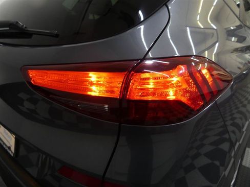Used 2019 Hyundai Tucson SE w/ Cargo Package FWD image 15