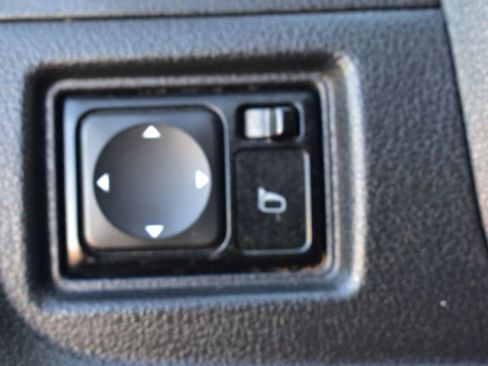 Used 2016 Nissan Versa Note SV image 35