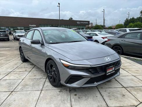 Certified 2026 Hyundai Elantra Sport FWD image 3