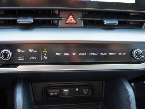 Used 2024 Kia Sportage EX AWD/4WD image 26