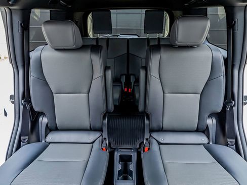 Used 2026 Lexus GX 550 w/ Accessory Package (2T) image 36