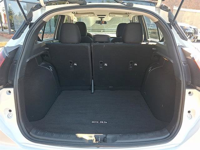 Certified 2023 Nissan Kicks SR FWD image 28