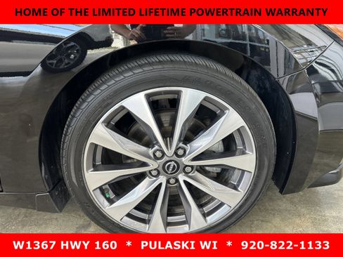 Used 2023 Nissan Maxima Platinum FWD image 2