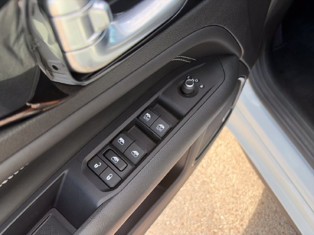 Used 2022 Jeep Compass High Altitude AWD/4WD image 12