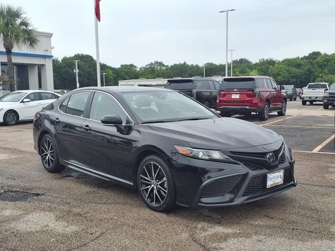 Used 2024 Toyota Camry SE FWD image 20