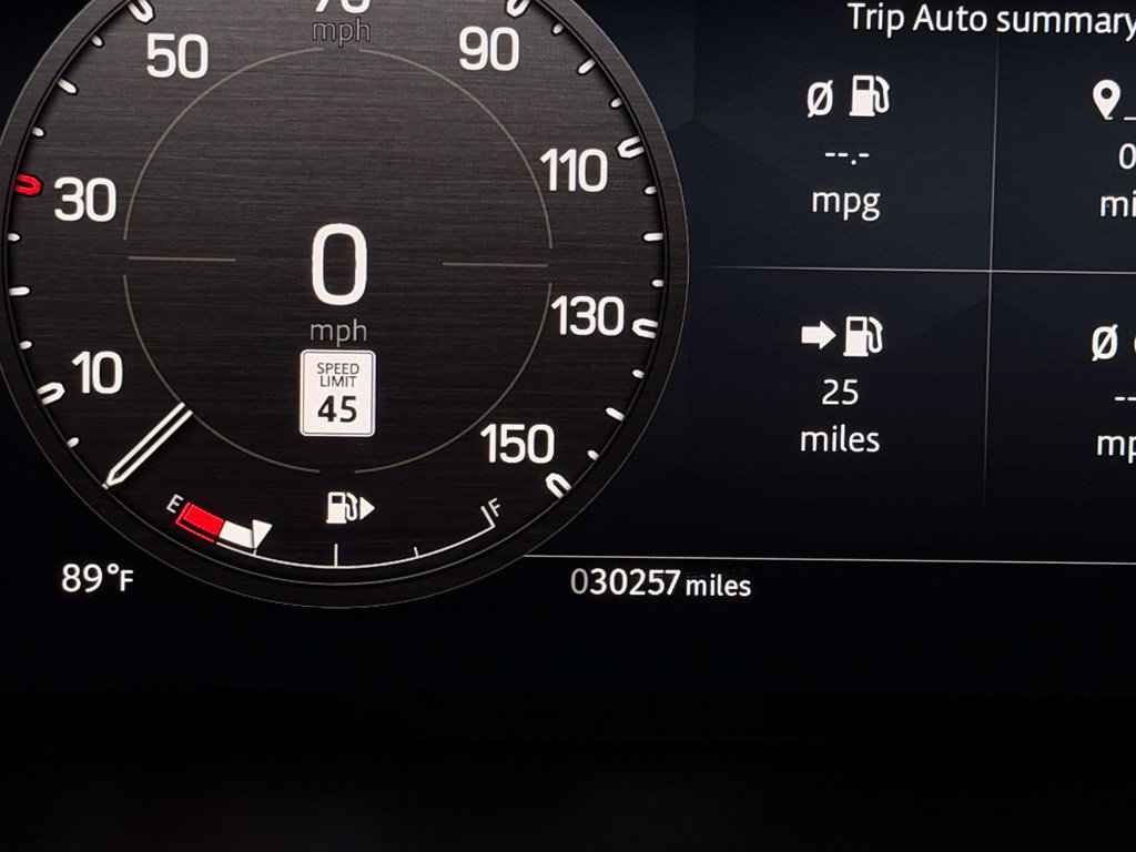 Used 2024 Land Rover Defender 130 X-Dynamic SE AWD/4WD image 17