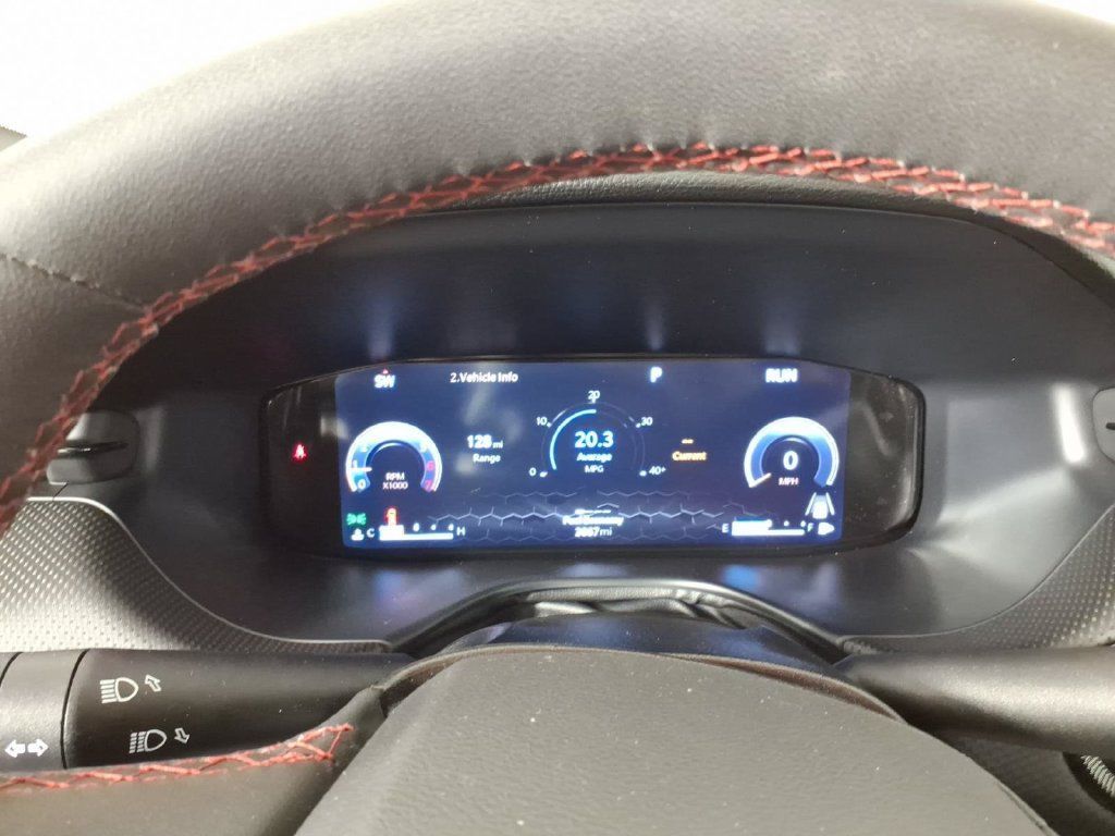 Used 2025 Jeep Compass Trailhawk w/ Trailhawk Elite Group AWD/4WD image 17