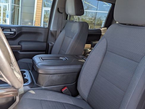 Used 2021 Chevrolet Silverado 1500 LT Trail Boss w/ Bed Protection Package AWD/4WD image 17