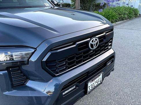 Used 2025 Toyota Tacoma TRD Off-Road w/ TRD Off Road Upgrade Package AWD/4WD image 34