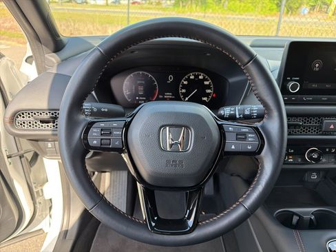 Used 2025 Honda HR-V Sport image 15